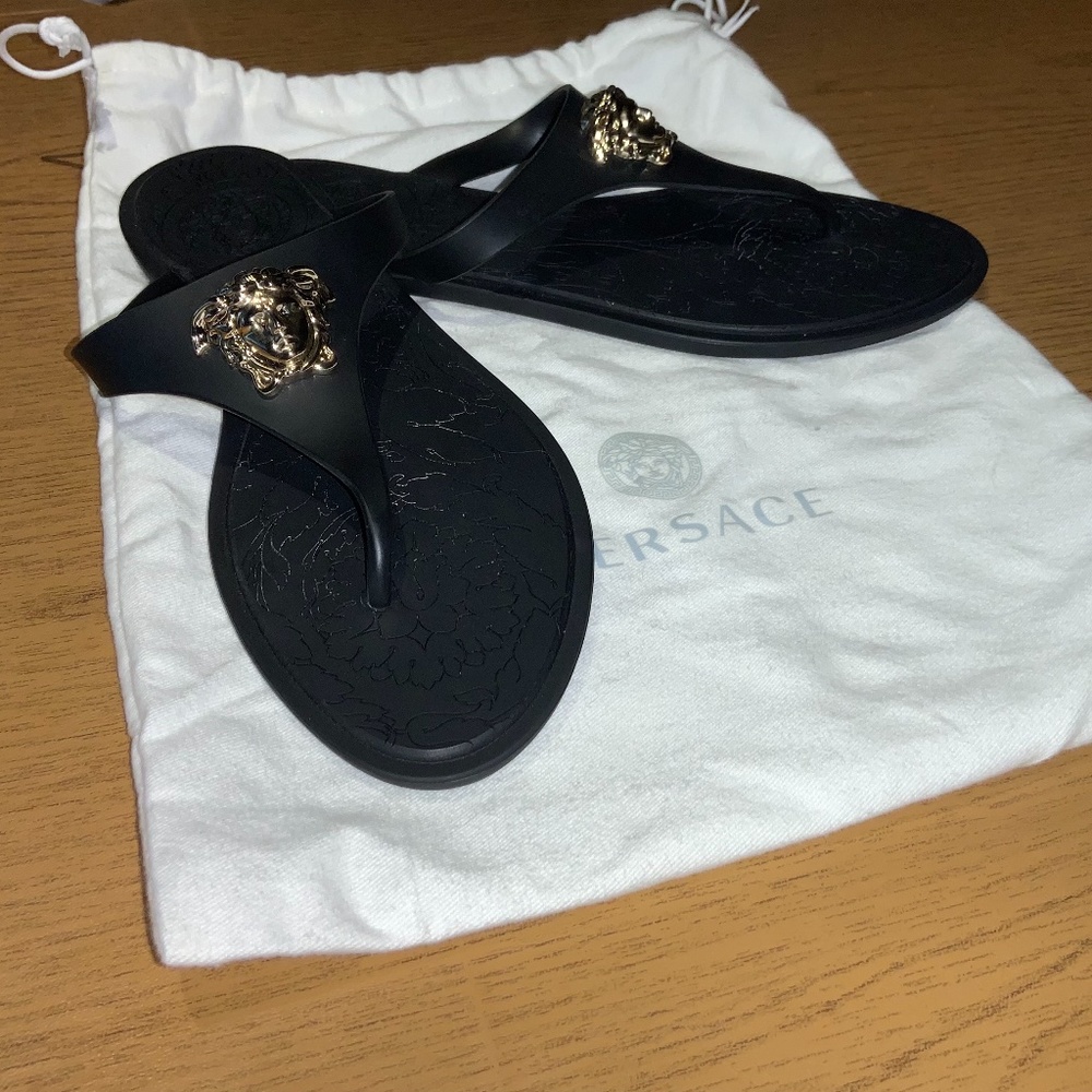 Versace  La Medusa Flat Sandals